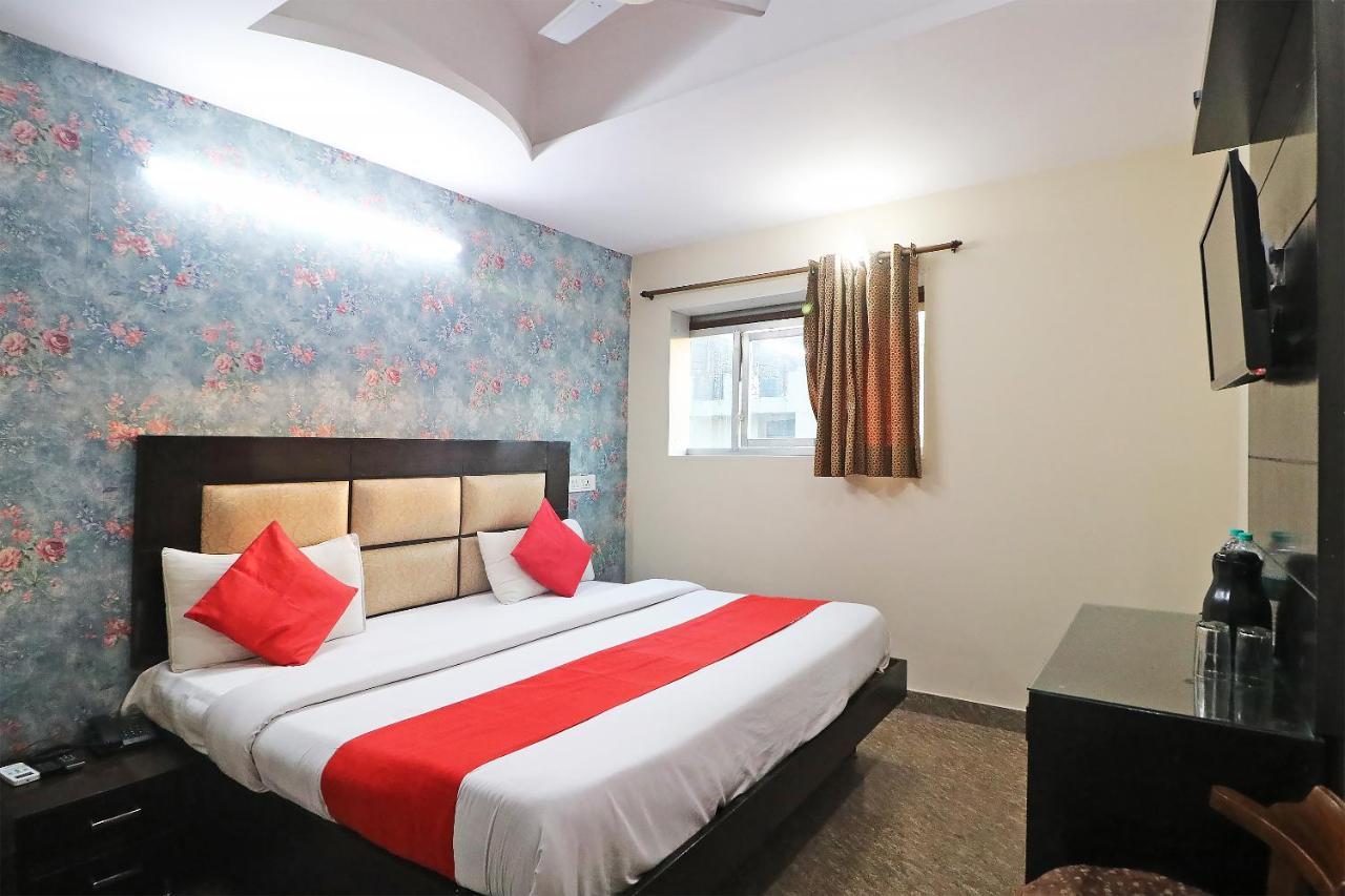 Hotel Westend Holiday Home 5 Mint From Nizamuddin Railway Station ニューデリー エクステリア 写真