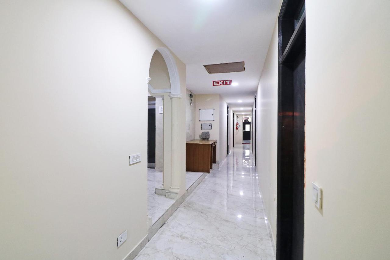 Hotel Westend Holiday Home 5 Mint From Nizamuddin Railway Station ニューデリー エクステリア 写真