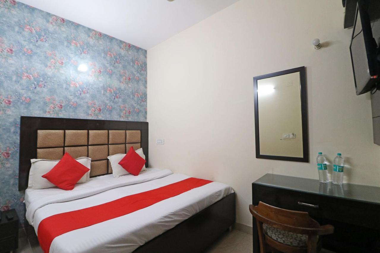 Hotel Westend Holiday Home 5 Mint From Nizamuddin Railway Station ニューデリー エクステリア 写真