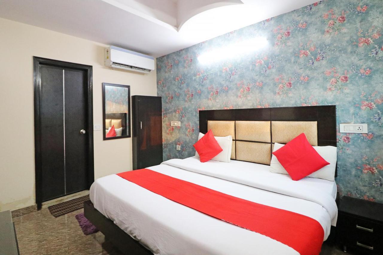 Hotel Westend Holiday Home 5 Mint From Nizamuddin Railway Station ニューデリー エクステリア 写真