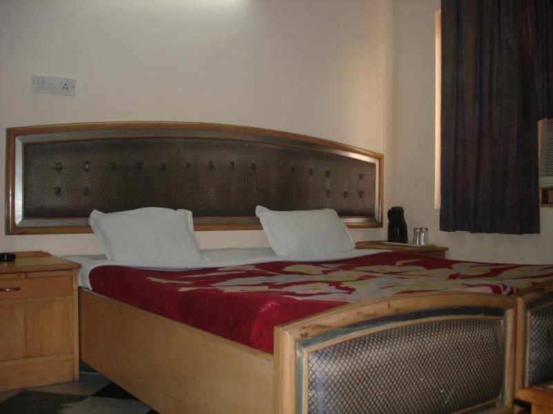 Hotel Westend Holiday Home 5 Mint From Nizamuddin Railway Station ニューデリー エクステリア 写真